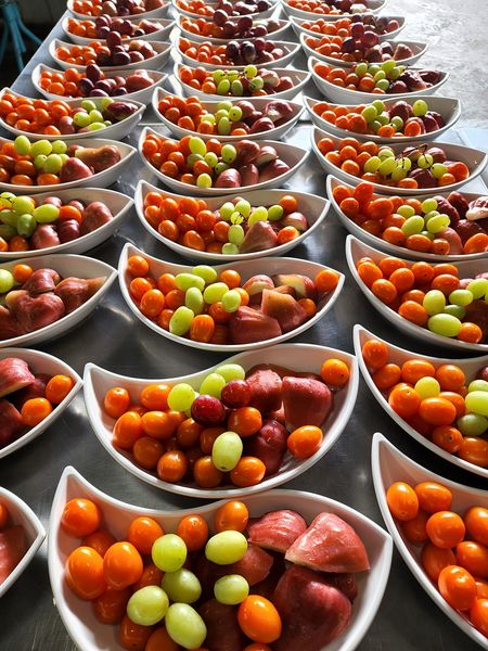 [水果切盤及水果杯] 利用水果自然的顏色  拼出繽紛的色澤